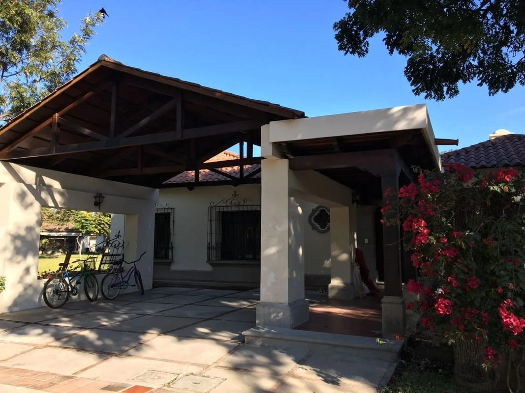 Hermosa casa en renta Antigua Guatemala — Casa en Alquiler en Antigua, Sacatepéquez — foto 1 de 14
