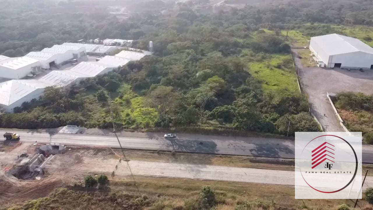 VENTA de terreno ruta a el puerto quetzal km 68 para desarrollo inmobiliario, centro comercial, residencial, complejo de bodegas etc. — Finca en Venta en Puerto Quetzal, Escuintla — foto 1 de 2
