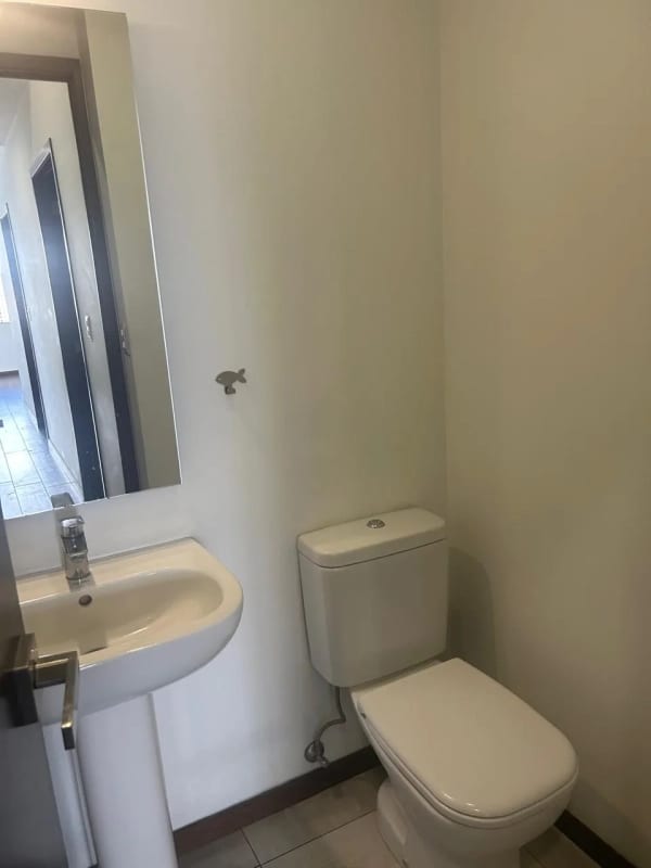 Se Vende Apto. en Zona 10. Excelente Ubicación. — Apartamento en Venta en Zona 10, Guatemala, Ciudad — foto 12 de 16