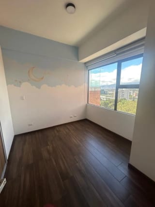 Se Vende Apto. en Zona 10. Excelente Ubicación. — Apartamento en Venta en Zona 10, Guatemala, Ciudad — miniatura 4 de 16