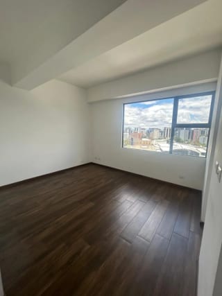 Se Vende Apto. en Zona 10. Excelente Ubicación. — Apartamento en Venta en Zona 10, Guatemala, Ciudad — miniatura 2 de 16