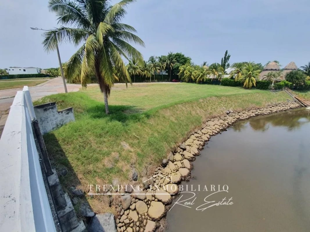 Terreno en venta Iztapa Pérgolas del Mar con 1,271 v² de extensión — Terreno en Venta en Pérgolas del Mar, Iztapa, Escuintla — foto 1 de 8