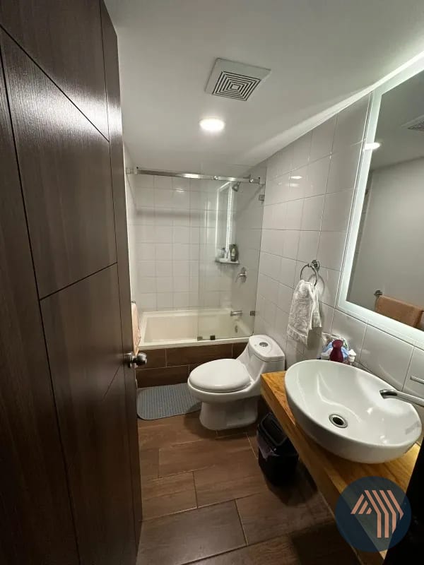 Alquiler de Amplio Penthouse - Roque, Zona 02 — Apartamento en Alquiler en Edificio Roque, Zona 2, Guatemala, Ciudad — foto 13 de 17