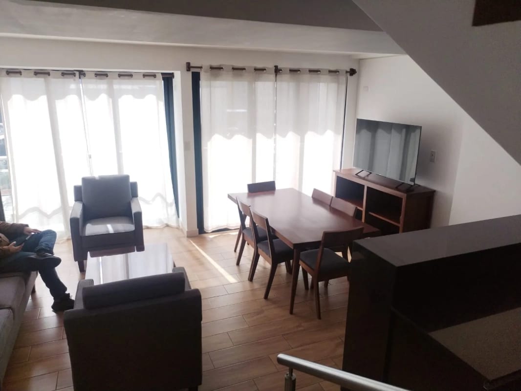 Apartamento Amueblado en Alquiler o Venta | Edificio QUO | Zona 4 | 2 niveles · 3 habitaciones · Lista Vista — Apartamento en Alquiler en QUO, Zona 4, Guatemala, Ciudad — foto 1 de 10
