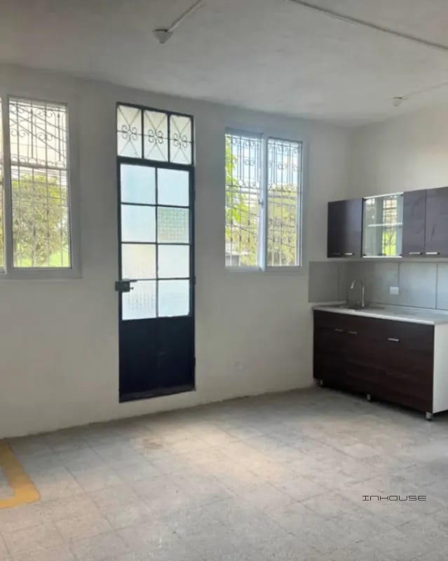 Casa en Renta en Zona 6 de 2 Niveles, Fuera de Garita — Casa en Alquiler en Zona 6, Guatemala, Ciudad — foto 2 de 10