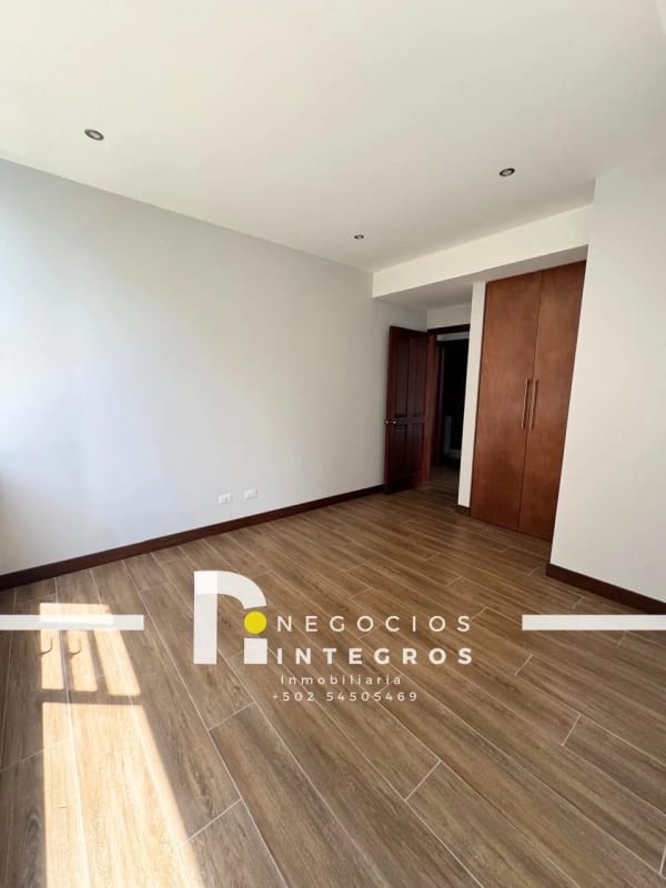 Vendo Apartamento Remodelado, Impuestos Incluidos, Milenia Oakland Z.10 — Apartamento en Venta en Milenia, Zona 10, Guatemala, Ciudad — foto 11 de 17