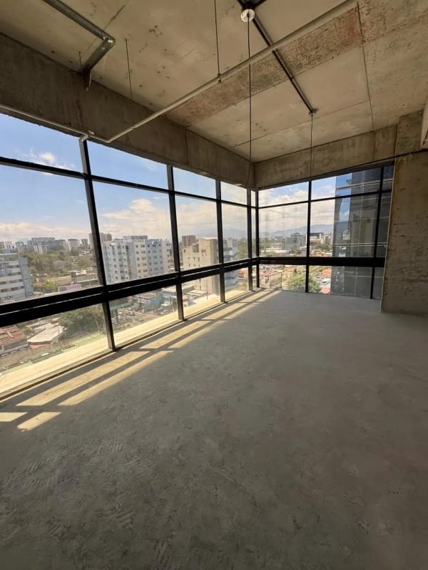 Nivel Completo Tabicado en Renta para Hospital u Oficinas Zona 10 — Clínica en Alquiler en Zona 10, Guatemala, Ciudad — foto 1 de 15