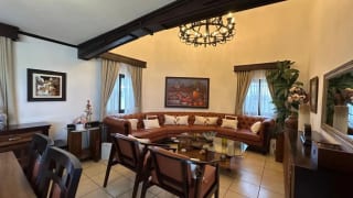 Casa de Lujo en Venta en Plazuela del Conquistador — Casa en Venta en Antigua, Sacatepéquez — miniatura 3 de 5
