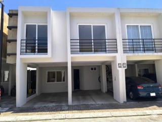 Vendo Casa la Reserva KM 26.6 Carretera a el Salvador. 4 Habitaciones. Enganche: Q.200,000 (activo Bancario). — Casa en Venta en Carretera a El Salvador, Guatemala, Ciudad — miniatura 1 de 4