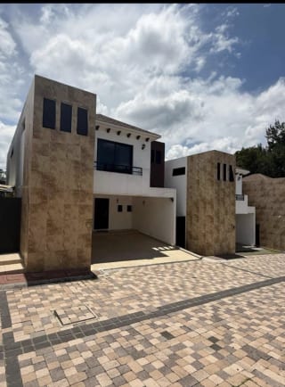 Casa en Venta Condominio Santa Fe a un Costado de la Academia Europea San Cristobal — Casa en Venta en Zona 8 Mixco, Guatemala, Ciudad — miniatura 1 de 10