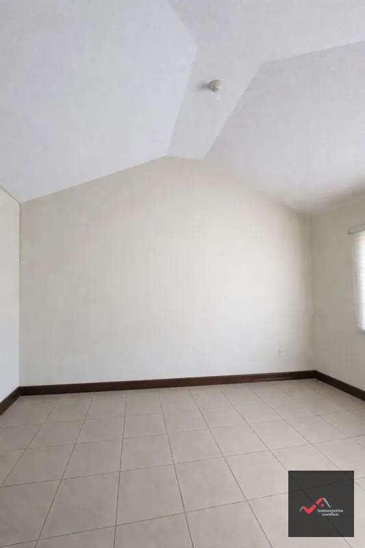 Casa en Venta San Cristobal, Zona 8 de Mixco — Casa en Venta en Zona 8 Mixco, Guatemala, Ciudad — foto 8 de 17