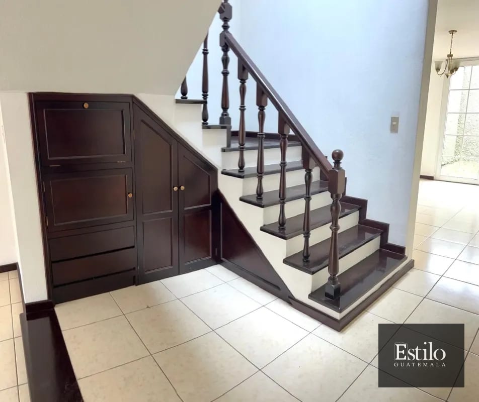 Hermosa Casa con Jardín En Venta — Casa en Venta en Carretera a El Salvador, Guatemala, Ciudad — foto 13 de 13