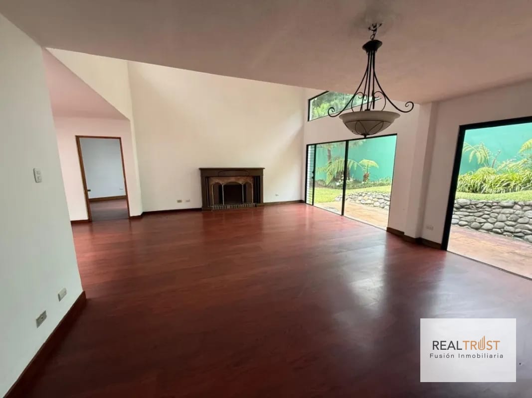 Preciosa casa en venta en Condominio la Encantada, km 12 Carretera El Salvador. — Casa en Venta en Carretera a El Salvador, Guatemala, Ciudad — foto 1 de 17