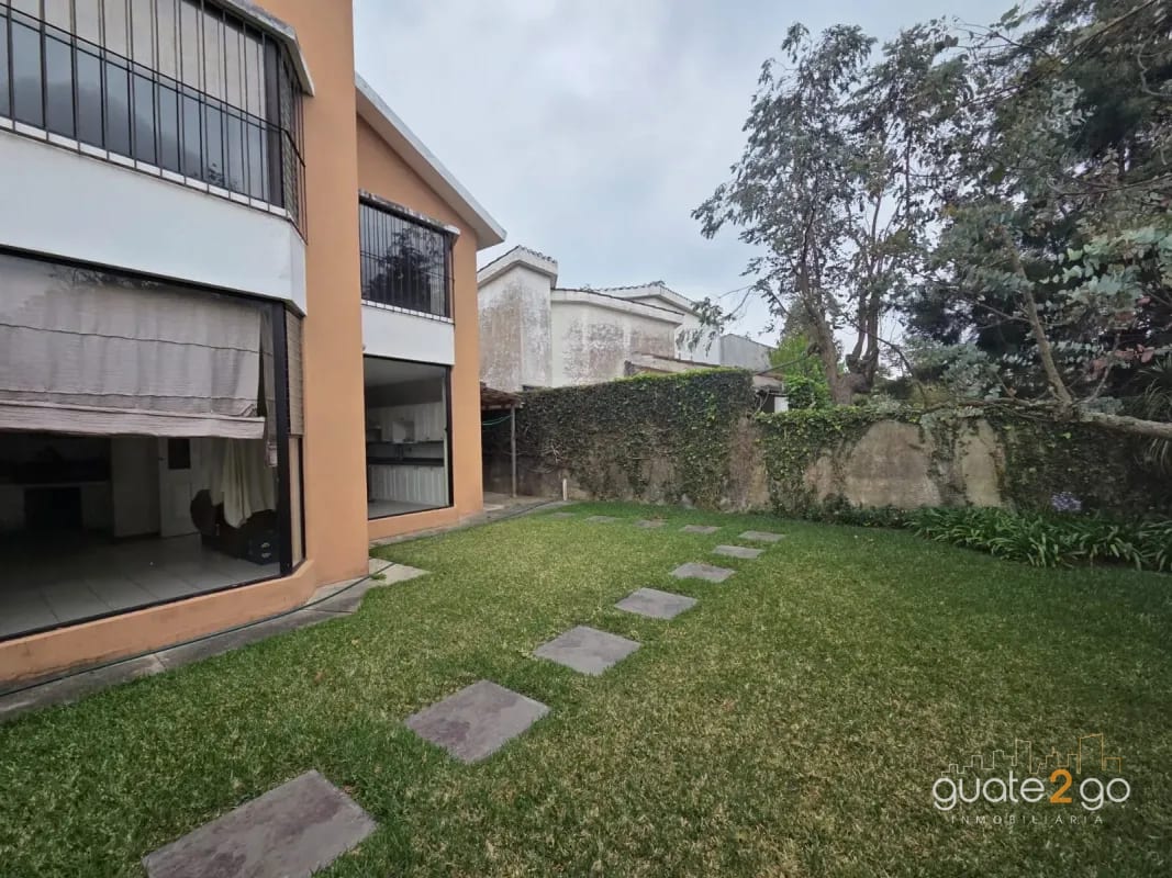 Amplia casa en Los Manantiales km 18 CAES — Casa en Venta en Carretera a El Salvador, Guatemala, Ciudad — foto 7 de 17