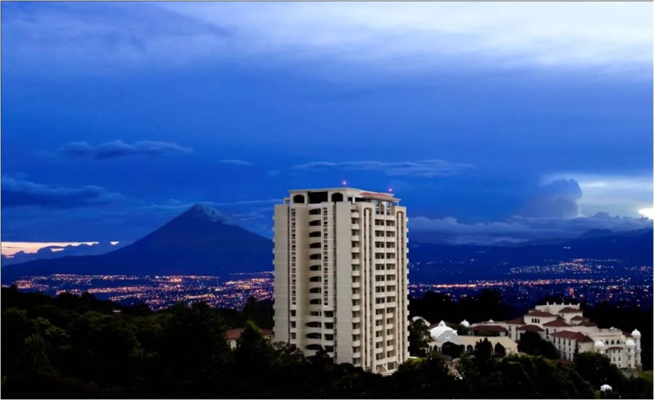 📍 Apto en Venta – 3 Hab + Sala Fam | Edificio Torre Real | CAES KM 9 — Apartamento en Venta en Torre Real, Carretera a El Salvador, Guatemala, Ciudad — foto 1 de 13
