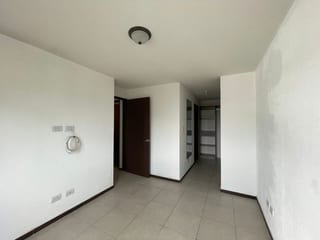 Venta de Apartamento en Zona 11 Parque 11 de 3 Dormitorios — Apartamento en Venta en Parque 11, Zona 11, Guatemala, Ciudad — miniatura 8 de 13