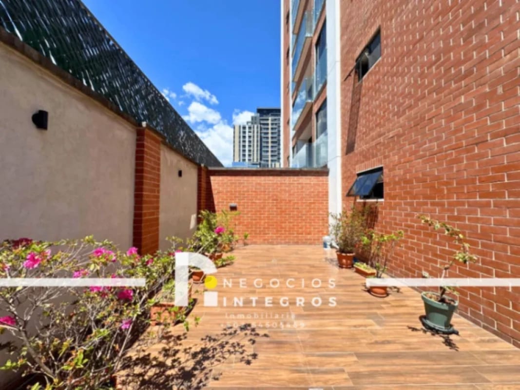 Apartamento en Venta con Terraza en Casa Clara Zona 10 — Apartamento en Venta en Zona 10, Guatemala, Ciudad — foto 4 de 17