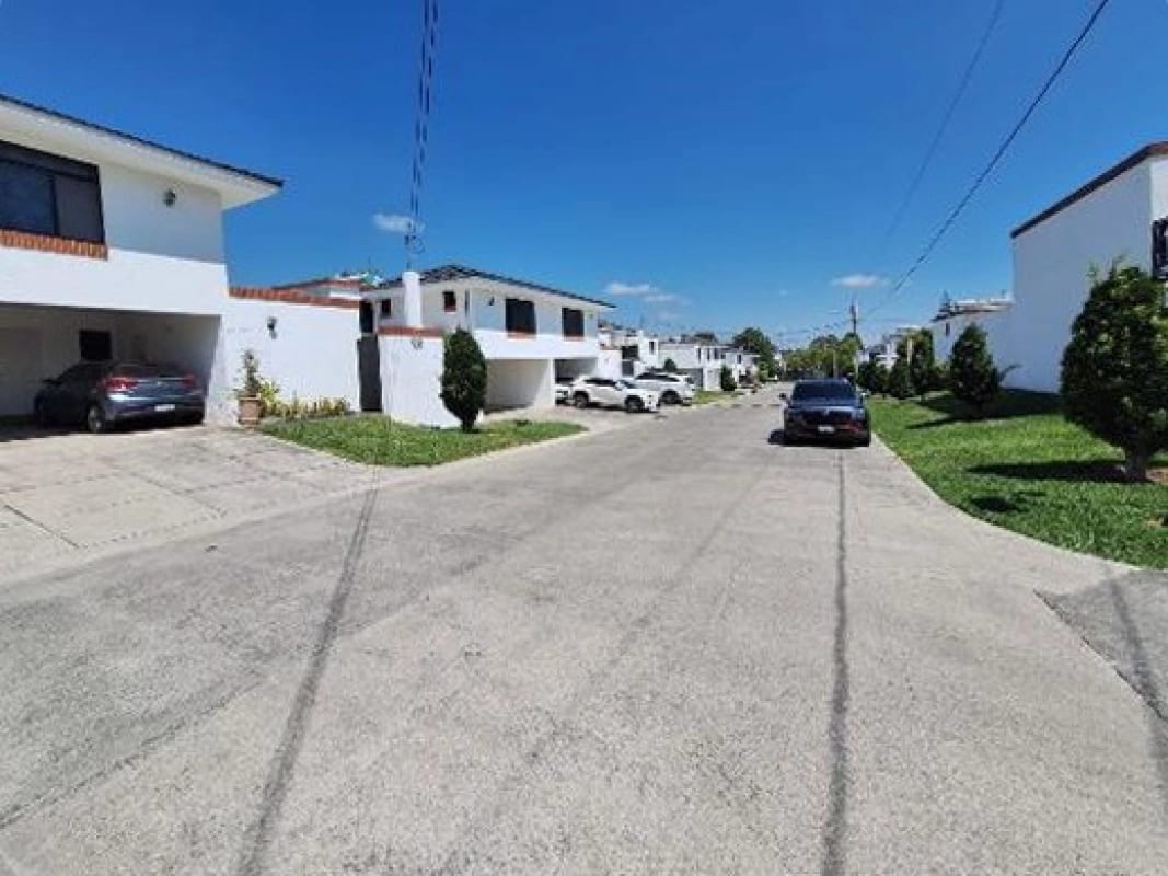 Casa en Venta Portal de San Isidro — Casa en Venta en Portal de San Isidro I, Zona 16, Guatemala, Ciudad — foto 1 de 4