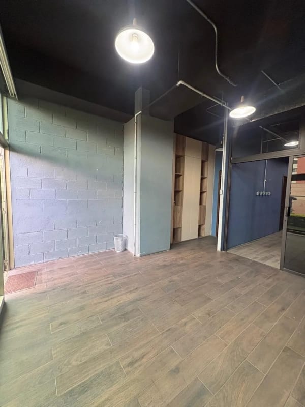 Vendo Oficina en Edificio Piale Zona 10 con Jardín — Oficina en Venta en Pialé, Zona 10, Guatemala, Ciudad — foto 3 de 15