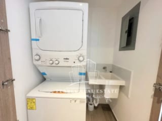 Parque 10, Apto de 3 Dormitorios — Apartamento en Alquiler en Zona 10, Guatemala, Ciudad — miniatura 12 de 17