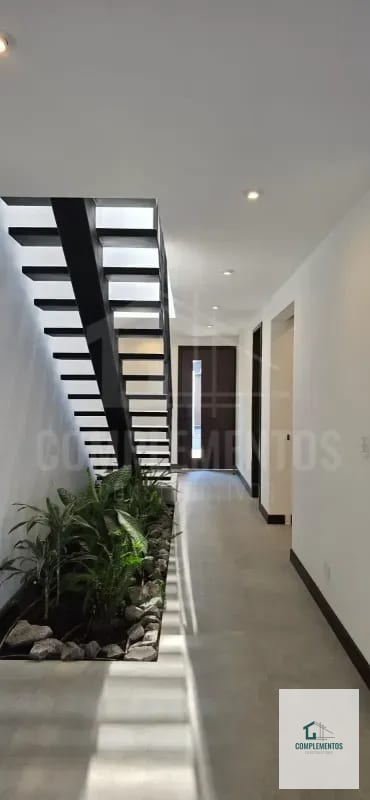 Molie, Casa en Renta Zona 10 — Casa en Alquiler en Zona 10, Guatemala, Ciudad — foto 8 de 11
