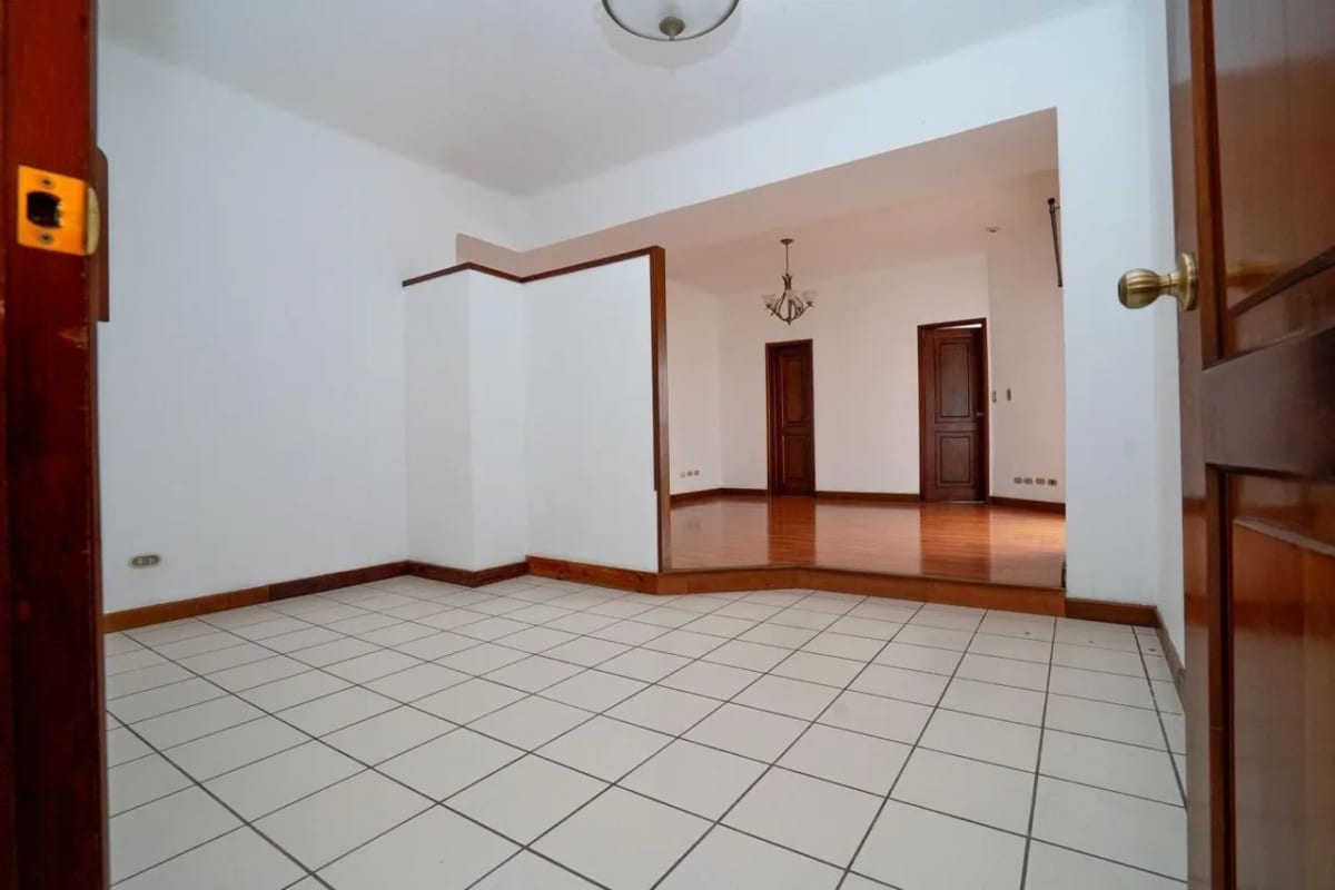 Vendo Linda Casa San Miguel II Kn 16.5 CAES (copia) — Casa en Venta en Carretera a El Salvador, Guatemala, Ciudad — foto 13 de 14