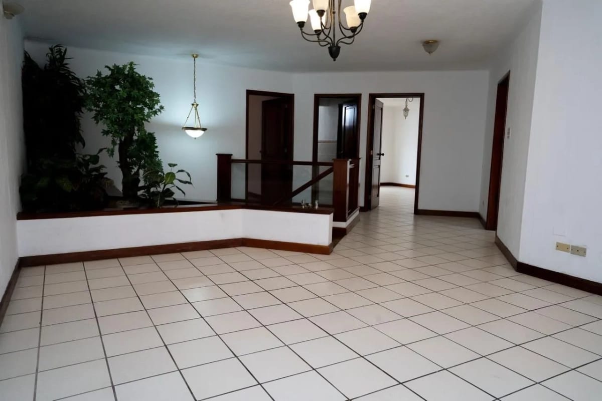 Vendo Linda Casa San Miguel II Kn 16.5 CAES (copia) — Casa en Venta en Carretera a El Salvador, Guatemala, Ciudad — foto 9 de 14