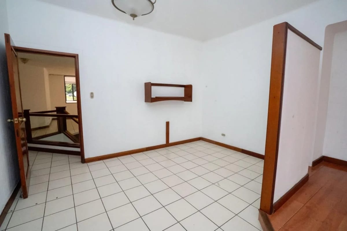 Vendo Linda Casa San Miguel II Kn 16.5 CAES (copia) — Casa en Venta en Carretera a El Salvador, Guatemala, Ciudad — foto 6 de 14