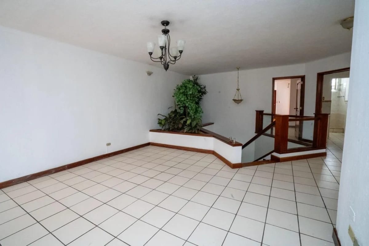 Vendo Linda Casa San Miguel II Kn 16.5 CAES (copia) — Casa en Venta en Carretera a El Salvador, Guatemala, Ciudad — foto 5 de 14