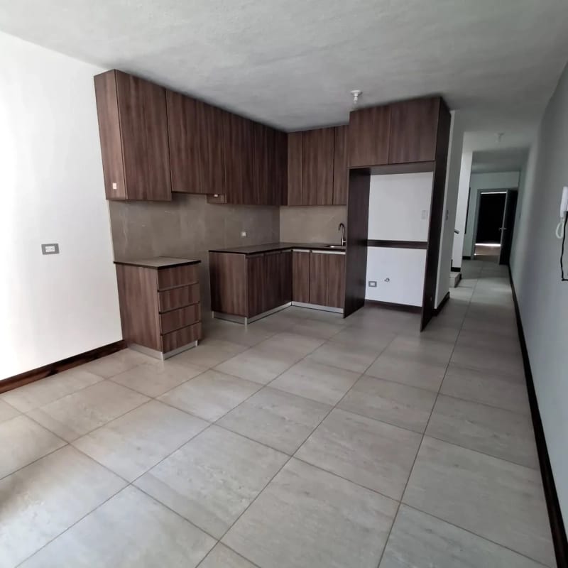 Vendo Amplia Casa con Apartamento, los Manantiales — Casa en Venta en Carretera a El Salvador, Guatemala, Ciudad — foto 3 de 17