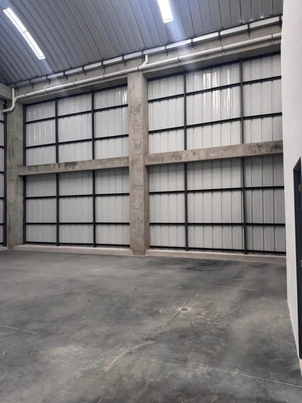 Ofibodega en Alquiler KM.13 Entre Col Maya y Sta Rosalia (copia) — Bodega / Ofibodega en Alquiler en Carretera a El Salvador, Guatemala, Ciudad — foto 4 de 10