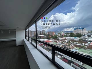 Alquilo Amplia Oficina en Zona 10 — Oficina en Alquiler en Centro Empresarial, Zona 10, Guatemala, Ciudad — miniatura 8 de 10