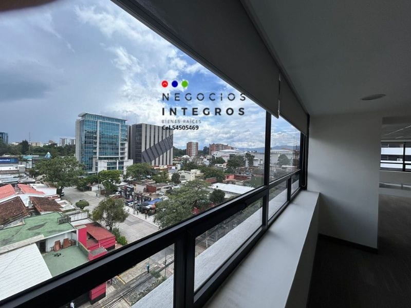 Alquilo Amplia Oficina en Zona 10 — Oficina en Alquiler en Centro Empresarial, Zona 10, Guatemala, Ciudad — foto 7 de 10