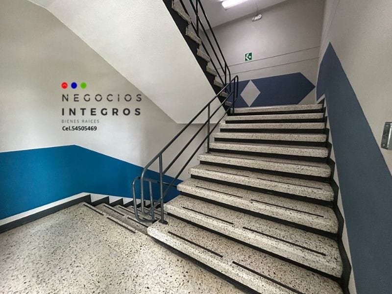 Alquilo Amplia Oficina en Zona 10 — Oficina en Alquiler en Centro Empresarial, Zona 10, Guatemala, Ciudad — foto 3 de 10